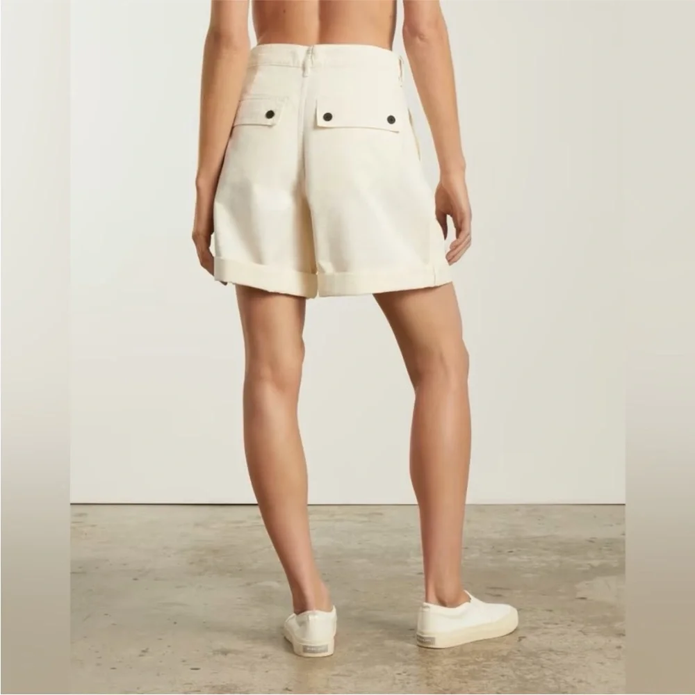 Everlane The Tourist Shorts in Canvas Bone color - Picture 2 of 10